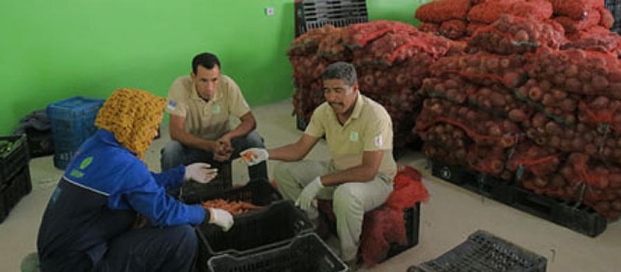 Le nouveau centre de Rabouni permet de conserver les aliments et d'organiser plusieurs distributions Centre d'approvisionnement alimentaire de Rabouni, Sahara occidental.