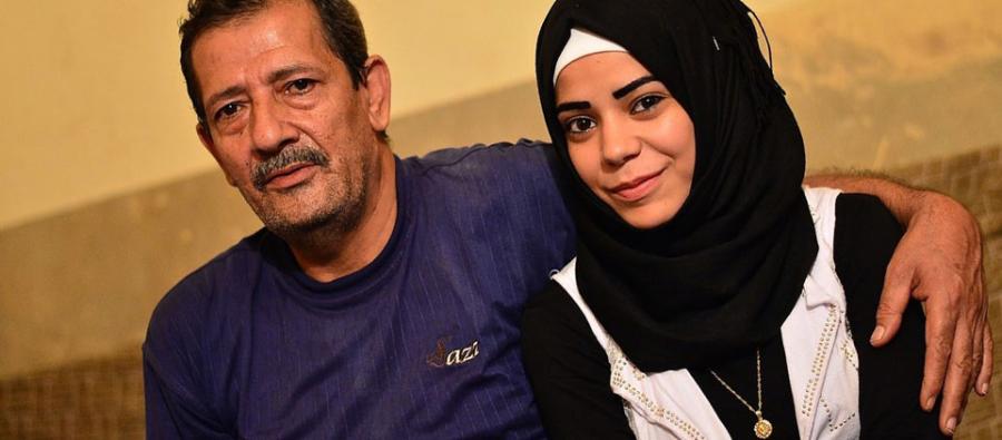 Mahmud, a Palestinian refugee, fled Syria with his daughter Amal. Photo: Harriet Tolputt/Oxfam Mahmud, Palestinian refugee, and her daughter Amal. Photo: Harriet Tolputt/Oxfam
