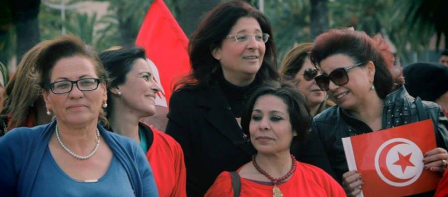 Najoua Makhlouf, présidente de la commission Femmes de l’UGTT, partenaire d'Oxfam, défile avec d’autres militantes des droits des femmes lors de la manifestation pour la parité dans la loi électorale en Tunisie. Photo : LET Photo de Najoua Makhlouf, présidente de la commission Femmes de l’UGTT avec d’autres activistes des droits des femmes dans la manifestation pour la parité dans la loi électorale en Tunisie. Photo : LET